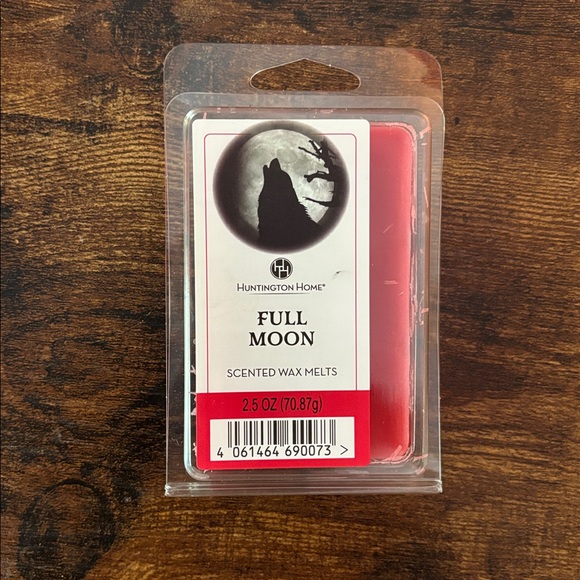 Huntington Home Full Moon Red Wax Melts - Picture 1 of 2